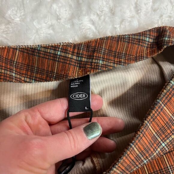 NWOT Cider plaid corduroy flare leg pants size large 🦋 - Picture 5 of 8